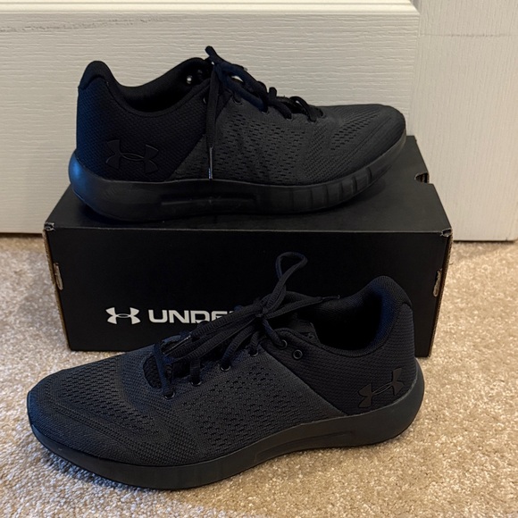Under Armour Women’s Micro G Pursuit, size 8.5 - Picture 1 of 5